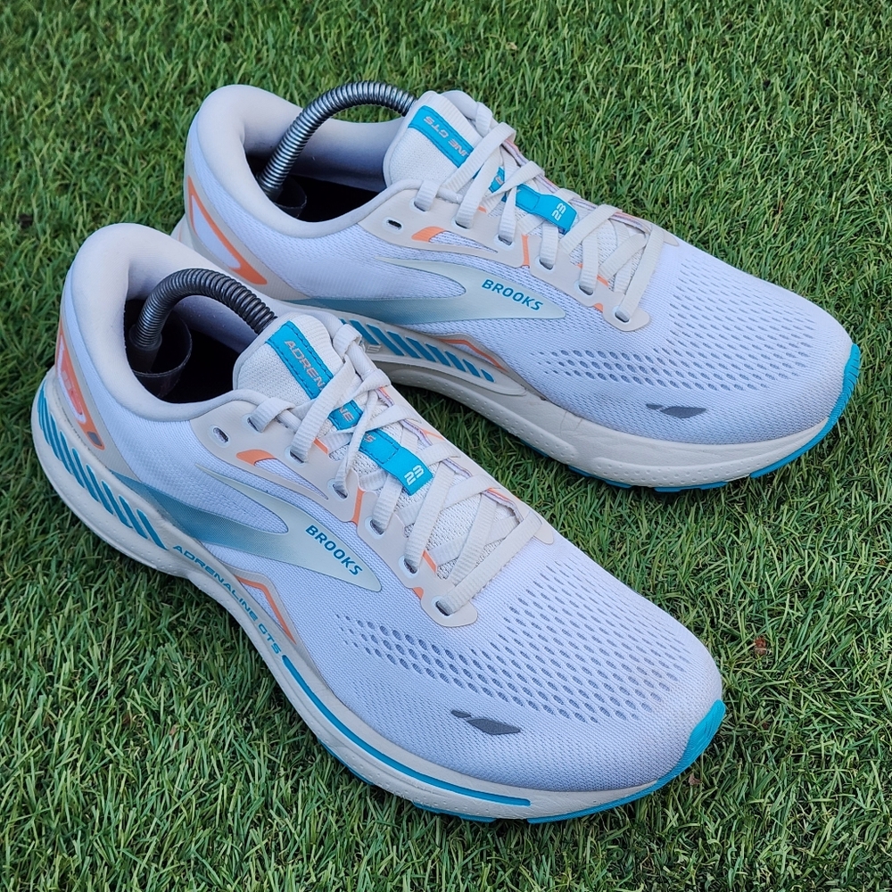 BROOKS ADRENALINE GTS 23 - Women's Sneakers - SIZE 11.B
